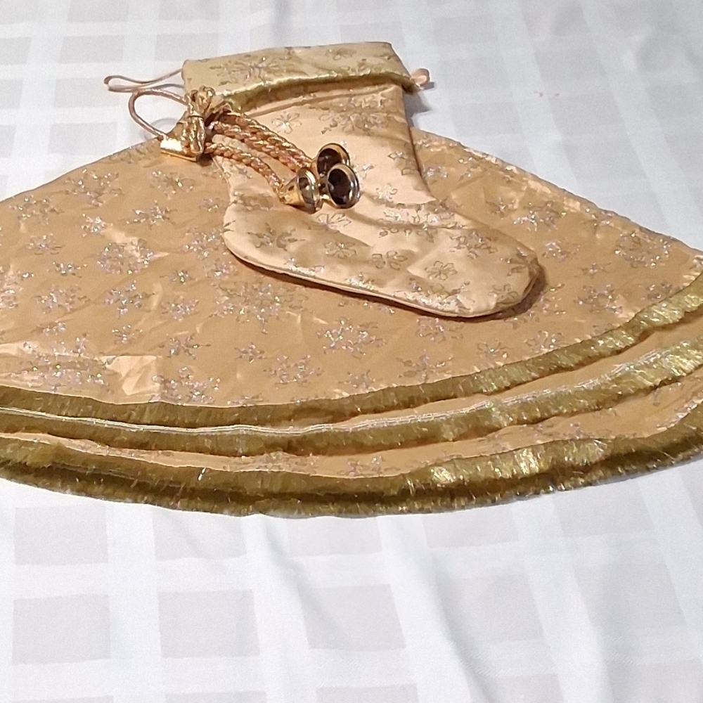 Beautiful Gold  Holiday Stocking & Skirt Set - Picture 8 of 12